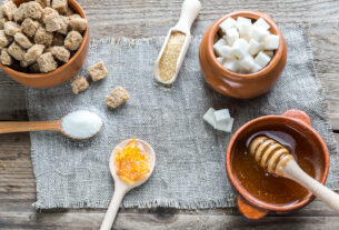 Açúcar ou mel, qual é a melhor opção para quem tem diabetes?