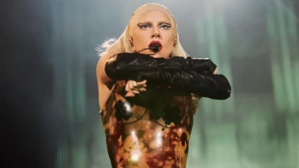 Imagem mostra a cantora Lady Gaga, que se apresenta no Rio de Janeiro neste sábado, 03 de maio. Quem tem diabetes, deve ficar atento aos cuidados com a glicose.