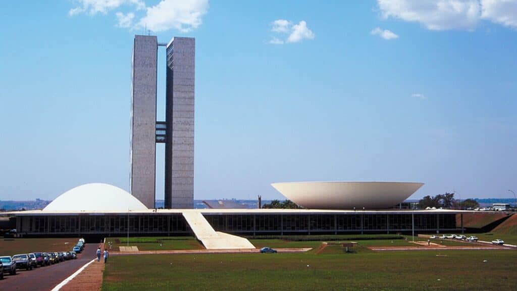 ntre os temas em debate, está o PL 2687, que reconhece o diabetes tipo 1 como uma deficiência no Brasil. A decisão agora está nas mãos dos deputados e senadores, que aprovaram a medida anteriormente, até por unanimidade.
