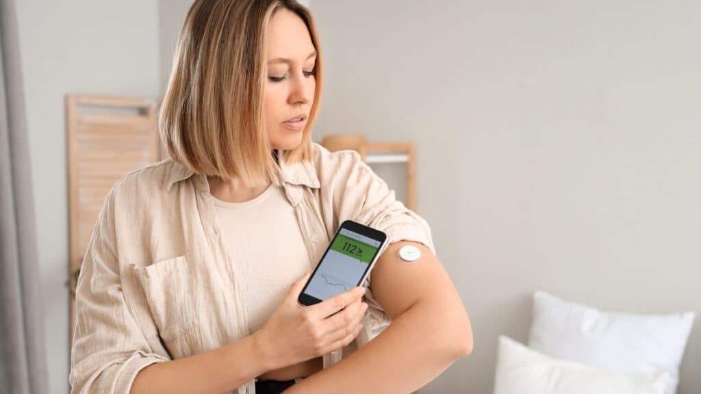 Um novo estudo internacional publicado pela Abbott revelou uma dado importante para milhões de pessoas que convivem com diabetes: o uso do sensor de glicose FreeStyle Libre reduz significativamente o risco de hospitalizações por complicações cardíacas.