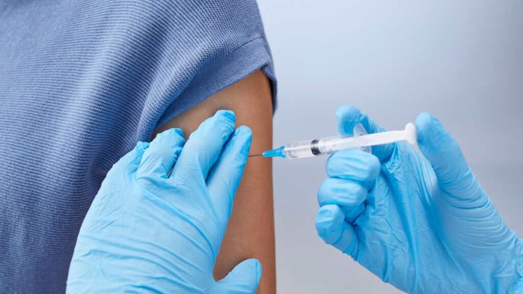 Diabetes e gripe: médico lista 3 motivos para tomar a vacina disponível no SUS Vacina da gripe disponível no SUS