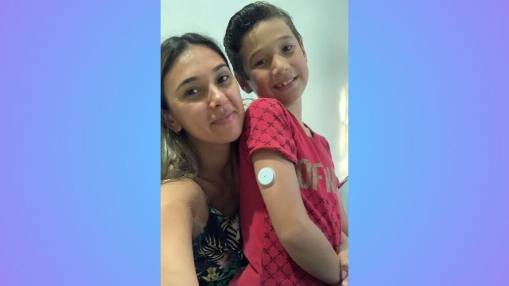 mãe com filho com diabetes