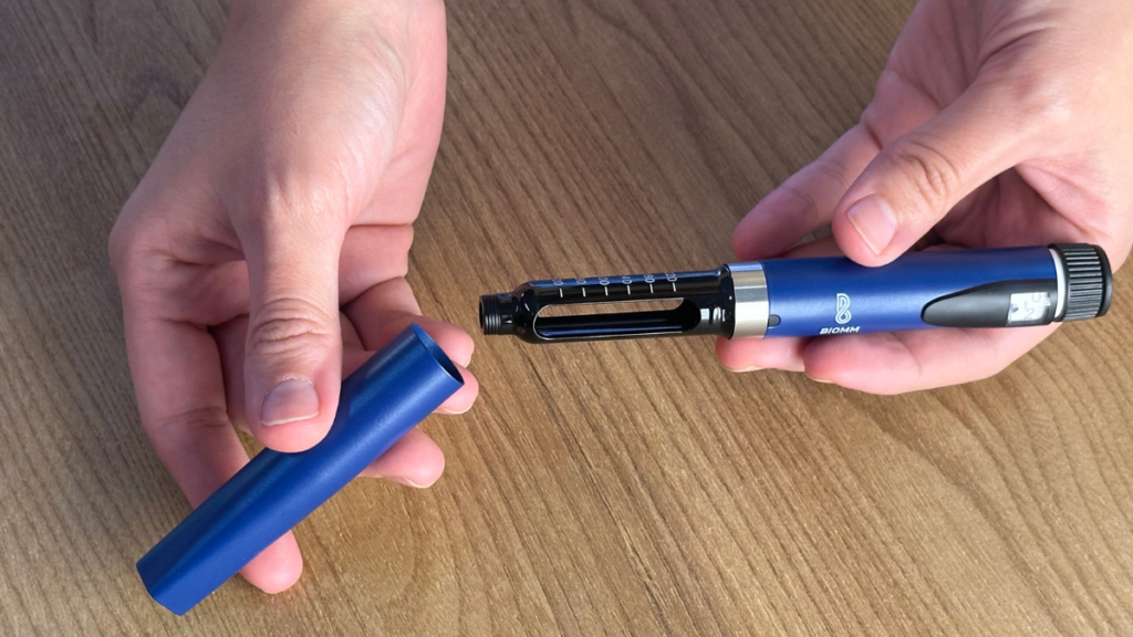 Caneta reutilizável de insulina: erro na troca do refil pode comprometer a dose aplicada Caneta reutilizável de insulina.