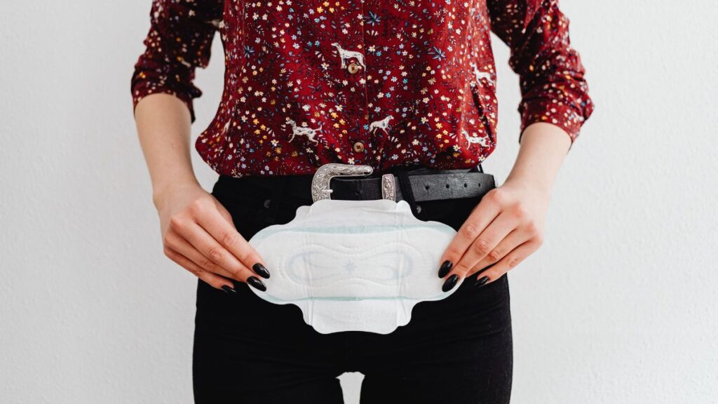 Menstruação pode baixar a glicose? Entenda o que acontece com mulheres com diabetes menstruação e glicose