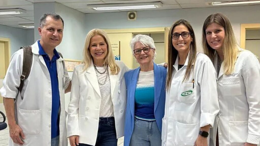 Paula Toller, do Kid Abelha, descobriu diabetes tipo 1 após consulta com dermatologista aos 47 anos; saiba como Dado Villa-Lobos a ajudou 5 paula toller
