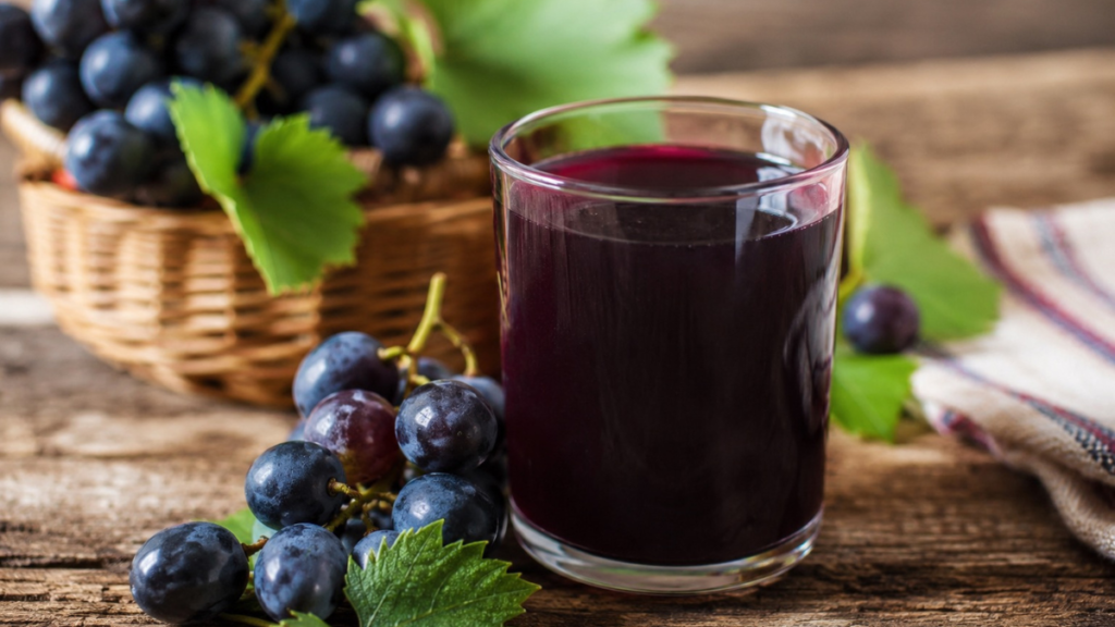 Suco de uva integral pode aumentar a glicose? Nutricionista explica o que muda em relação à fruta Suco de uva integral pode aumentar a glicose?